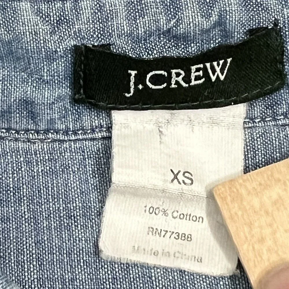 J Crew Shirt Womens Extra Small Blue Light Wash Chambray Denim Button Faded Jean